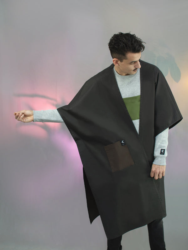 Cape Flippa - Black Mat-1
