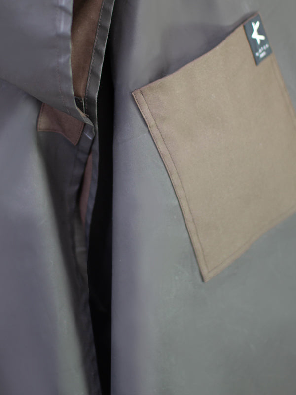 Cape Flippa - Black Mat-2